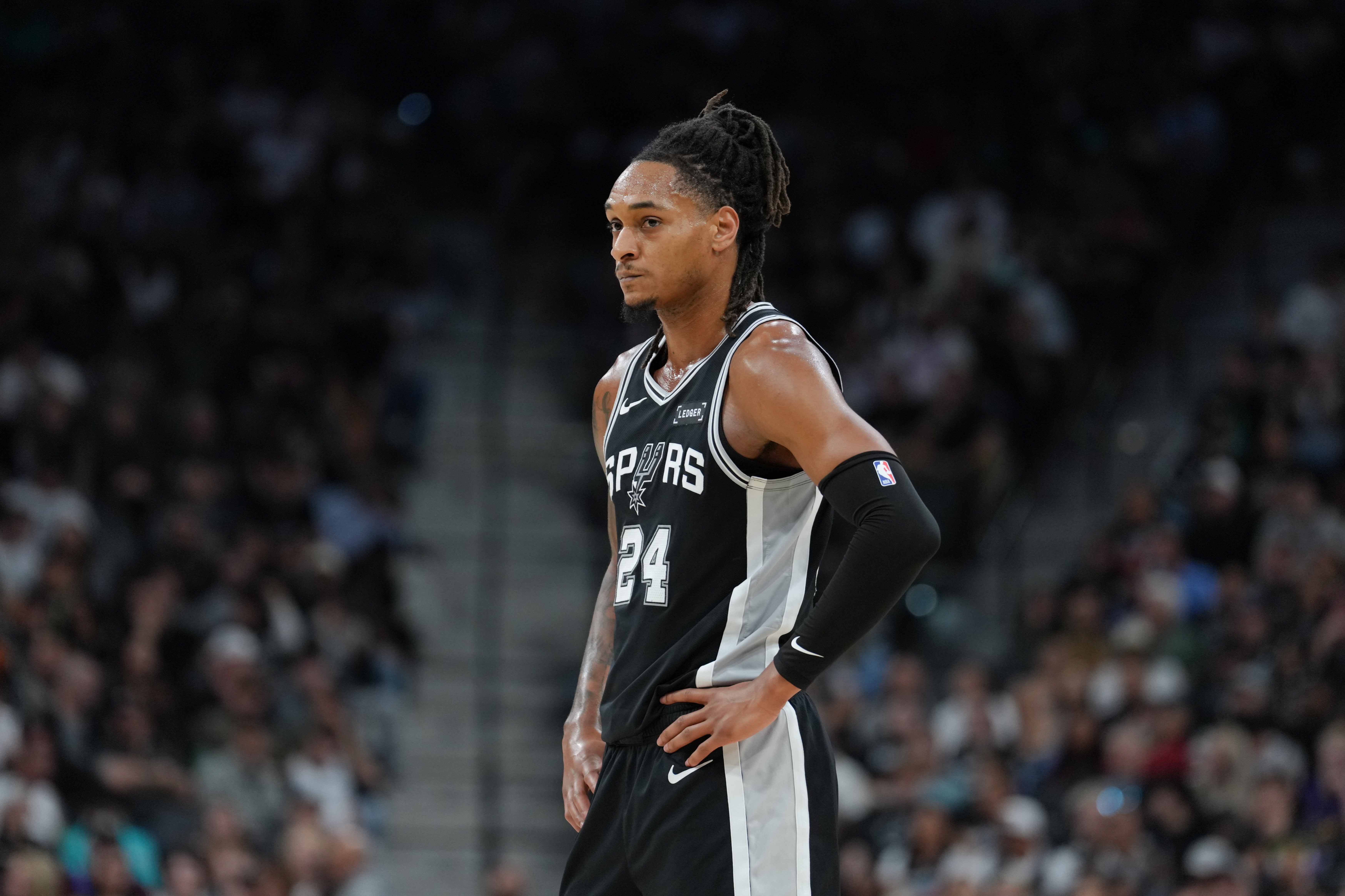 MK体育app下载-火力靠谱！瓦塞尔半场7中5拿全队最高15分 三分4中3